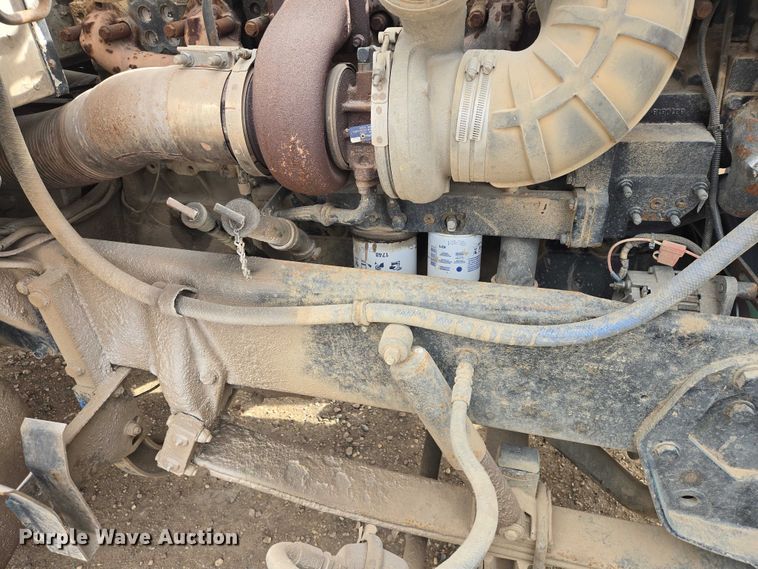 image for item EB1381 1996 Peterbilt 378 truck cab and chassis