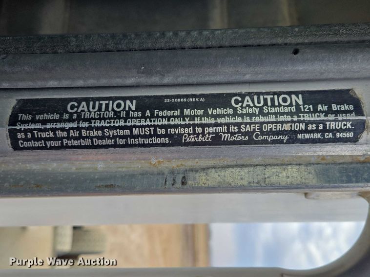 image for item EB1381 1996 Peterbilt 378 truck cab and chassis