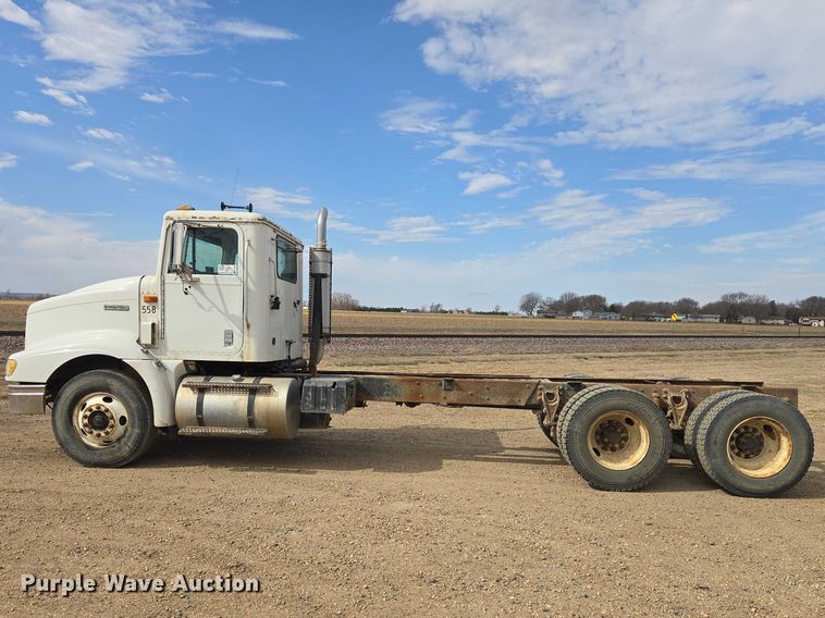 image for item EB1382 1998 International 9100 truck cab and chassis