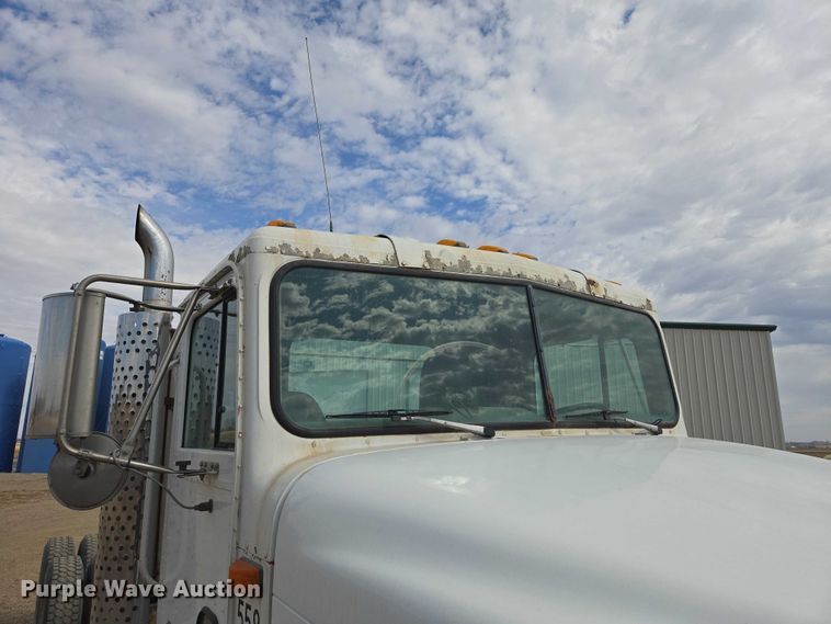 image for item EB1382 1998 International 9100 truck cab and chassis