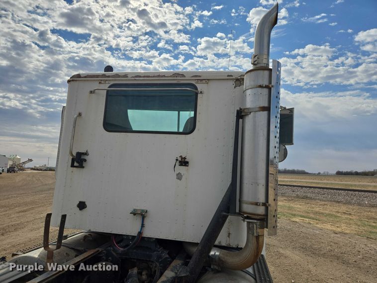 image for item EB1382 1998 International 9100 truck cab and chassis