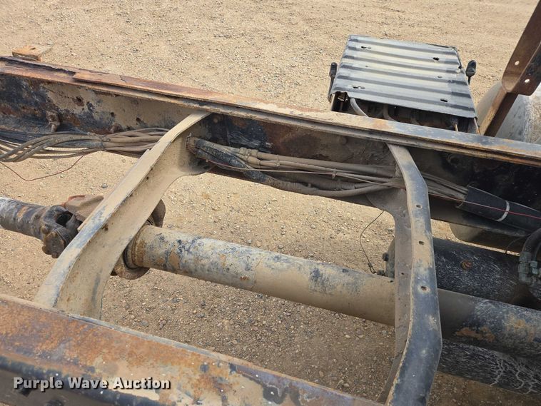 image for item EB1382 1998 International 9100 truck cab and chassis