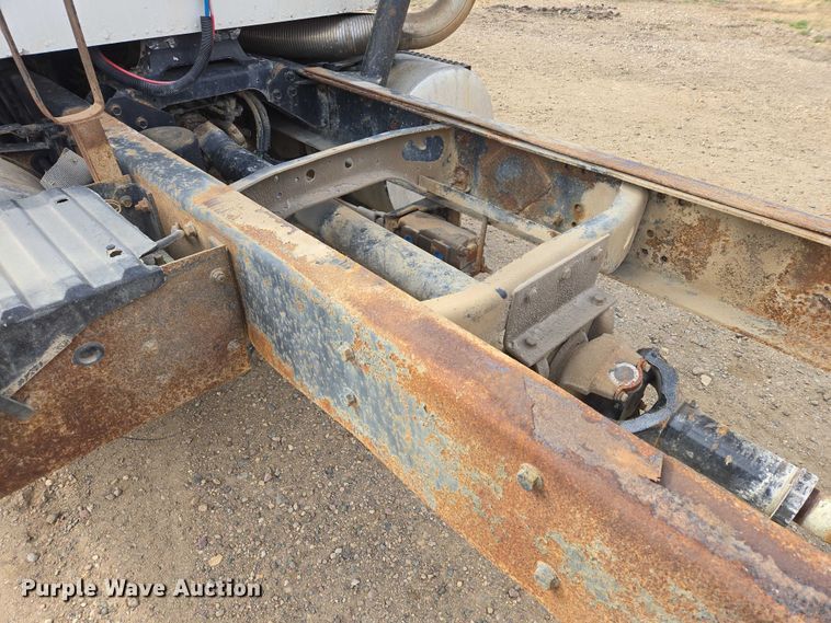 image for item EB1382 1998 International 9100 truck cab and chassis