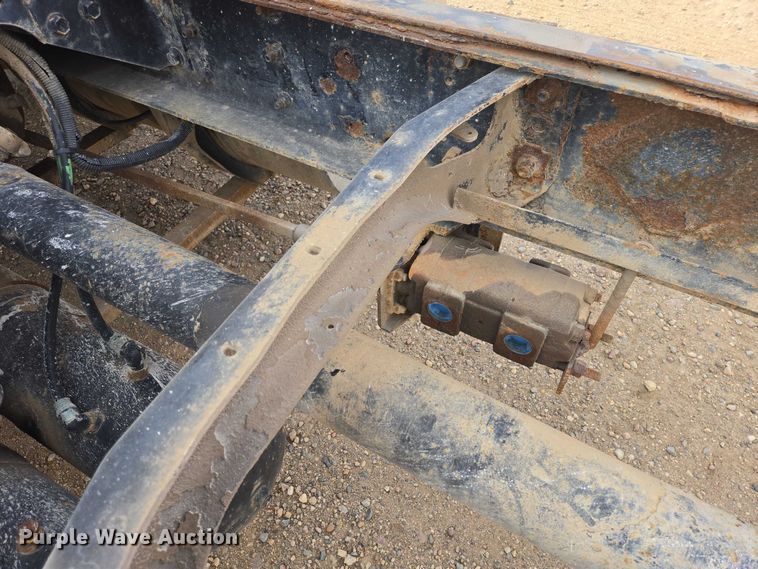 image for item EB1382 1998 International 9100 truck cab and chassis