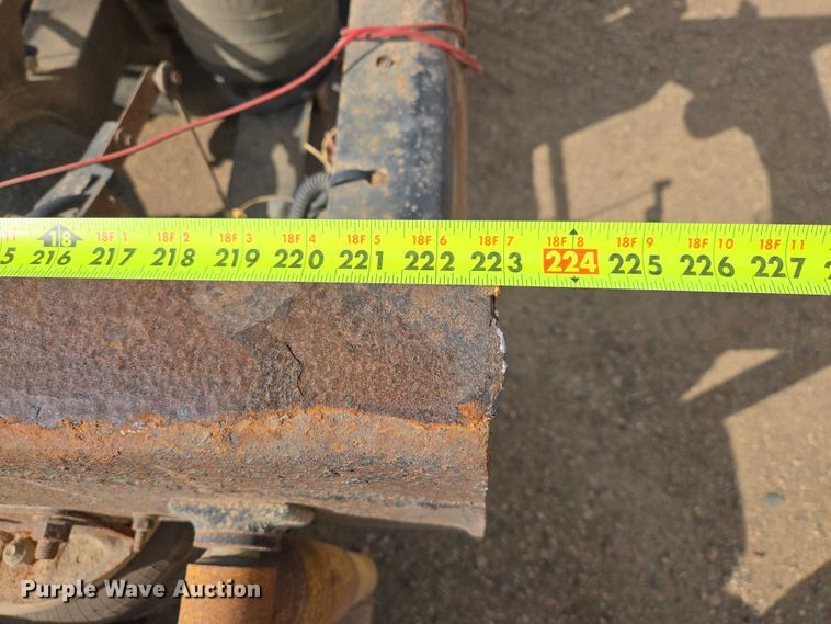 image for item EB1382 1998 International 9100 truck cab and chassis