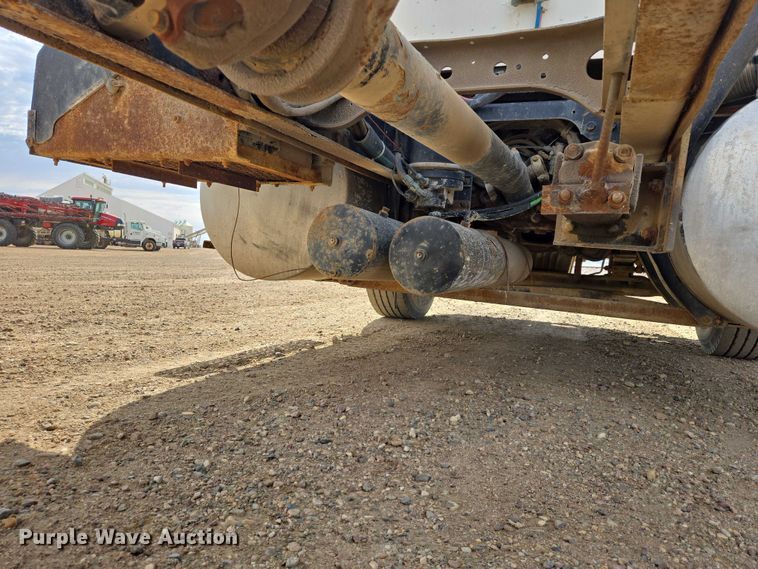 image for item EB1382 1998 International 9100 truck cab and chassis