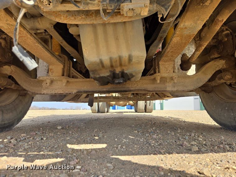 image for item EB1382 1998 International 9100 truck cab and chassis