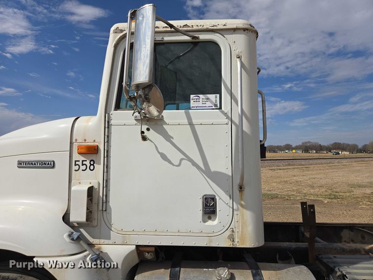 image for item EB1382 1998 International 9100 truck cab and chassis