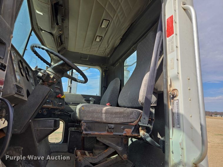 image for item EB1382 1998 International 9100 truck cab and chassis
