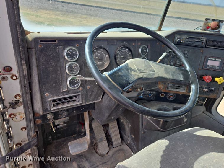 image for item EB1382 1998 International 9100 truck cab and chassis