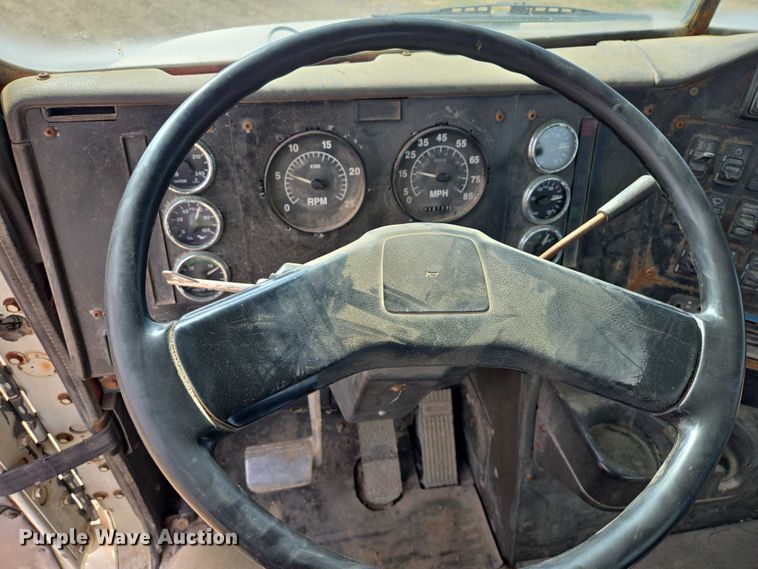 image for item EB1382 1998 International 9100 truck cab and chassis