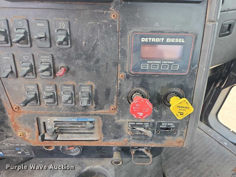 image for item EB1382 1998 International 9100 truck cab and chassis