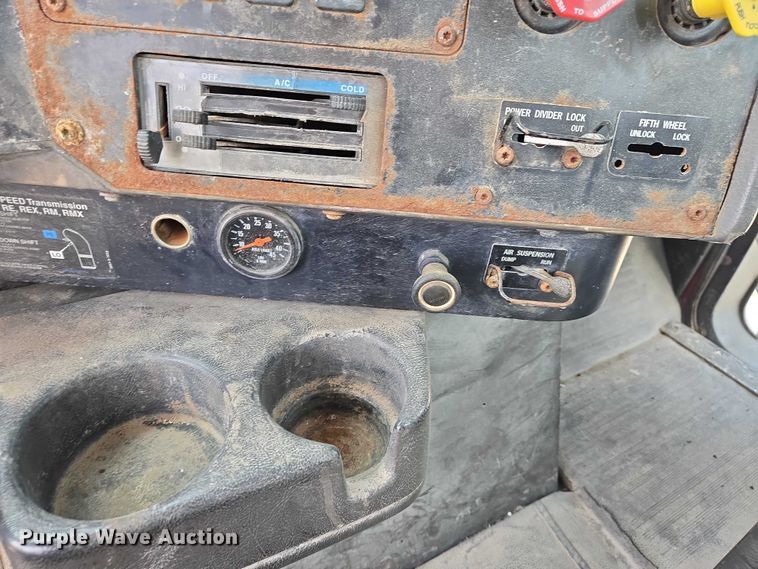 image for item EB1382 1998 International 9100 truck cab and chassis