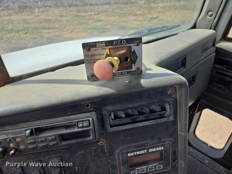 image for item EB1382 1998 International 9100 truck cab and chassis