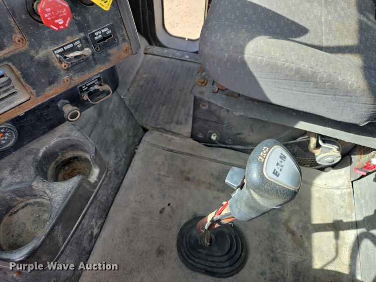 image for item EB1382 1998 International 9100 truck cab and chassis