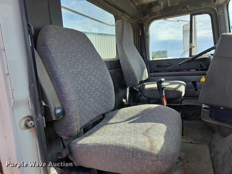 image for item EB1382 1998 International 9100 truck cab and chassis