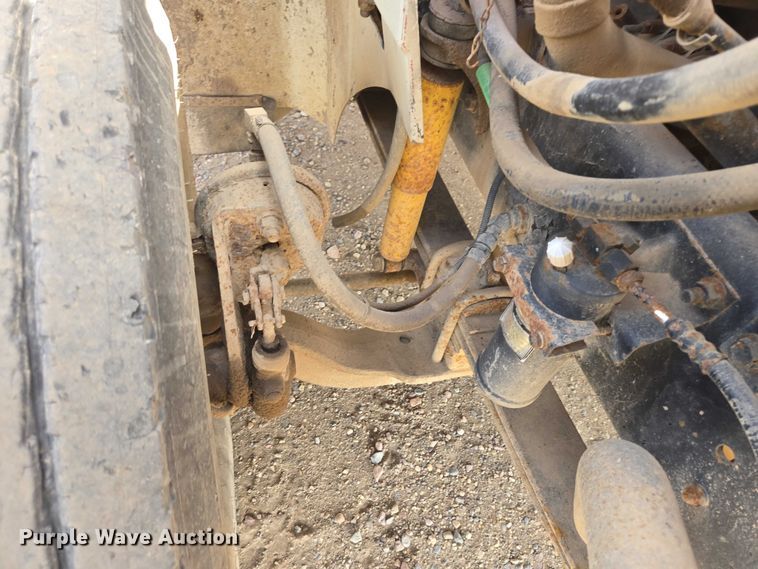 image for item EB1382 1998 International 9100 truck cab and chassis