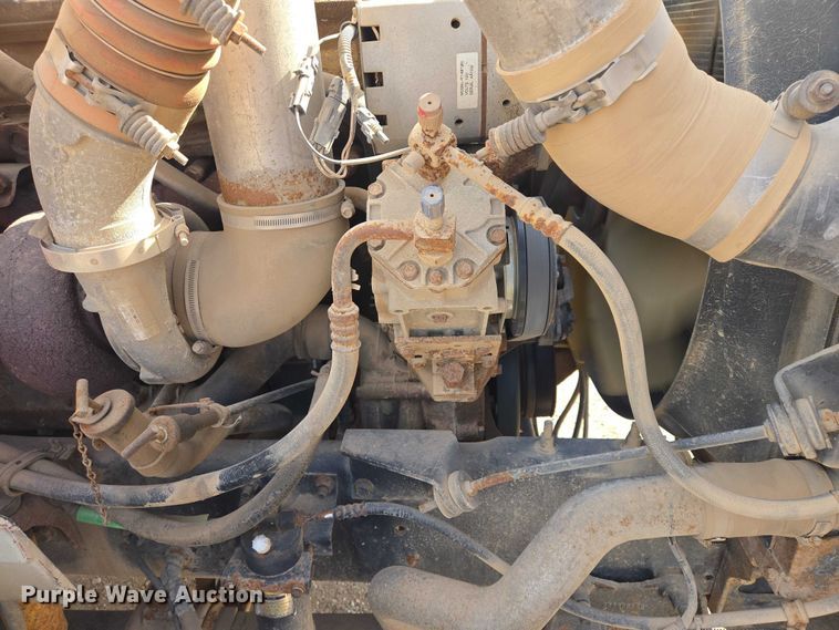 image for item EB1382 1998 International 9100 truck cab and chassis