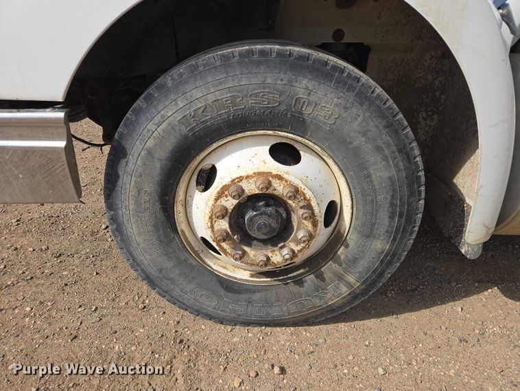 image for item EB1382 1998 International 9100 truck cab and chassis