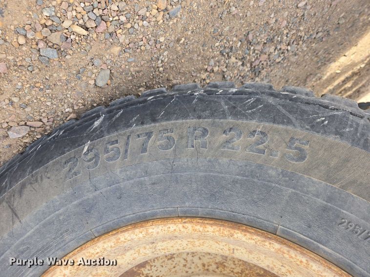 image for item EB1382 1998 International 9100 truck cab and chassis