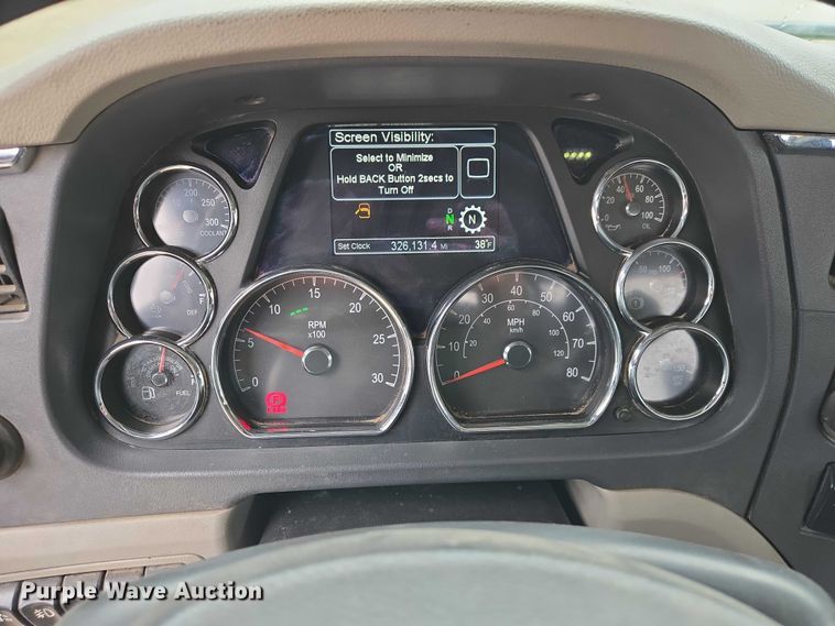 image for item EB1388 2019 Peterbilt 579 semi truck