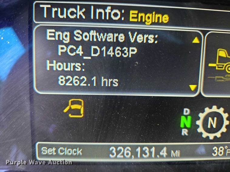 image for item EB1388 2019 Peterbilt 579 semi truck