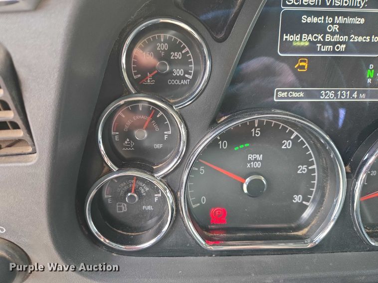 image for item EB1388 2019 Peterbilt 579 semi truck