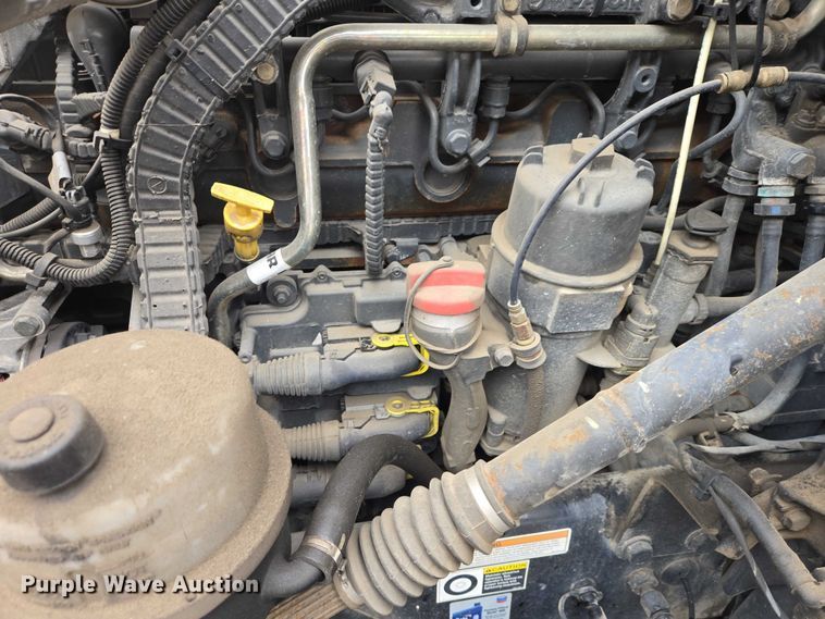 image for item EB1388 2019 Peterbilt 579 semi truck