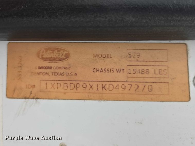 image for item EB1388 2019 Peterbilt 579 semi truck