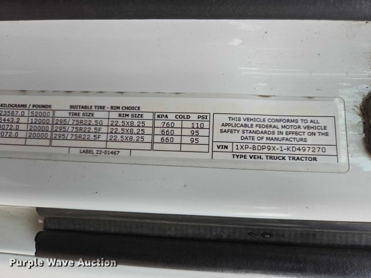 image for item EB1388 2019 Peterbilt 579 semi truck