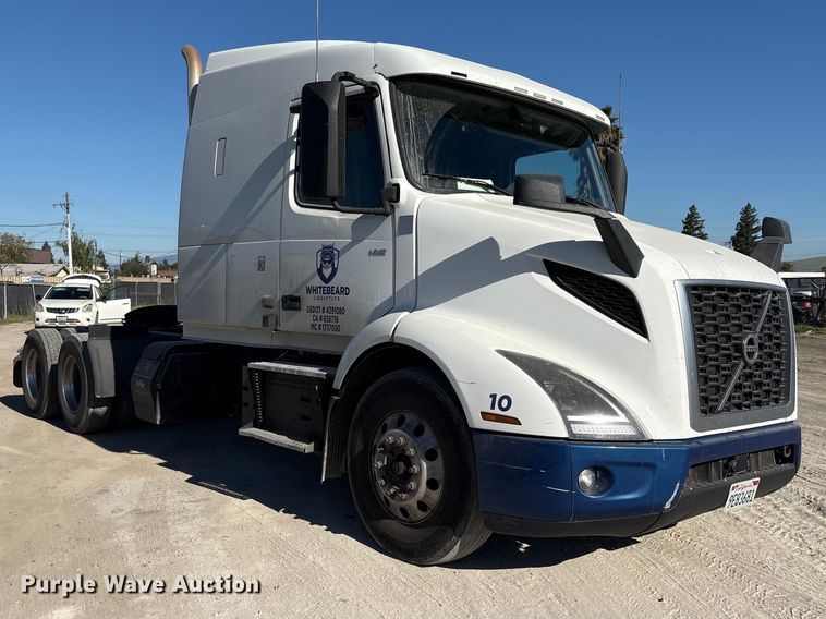 image for item EC8332 2019 Volvo VNR semi truck