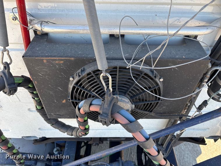 image for item EC8332 2019 Volvo VNR semi truck