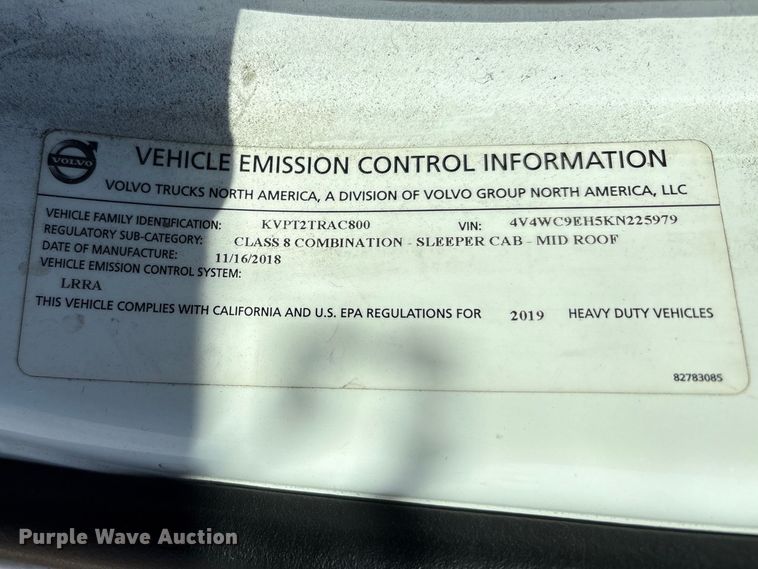 image for item EC8332 2019 Volvo VNR semi truck