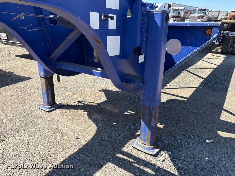 image for item EC8334 2014 Hyundai Translead container trailer