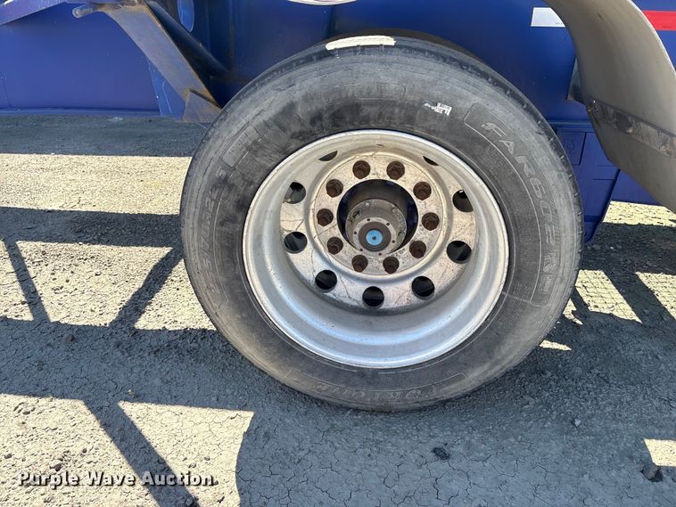 image for item EC8334 2014 Hyundai Translead container trailer