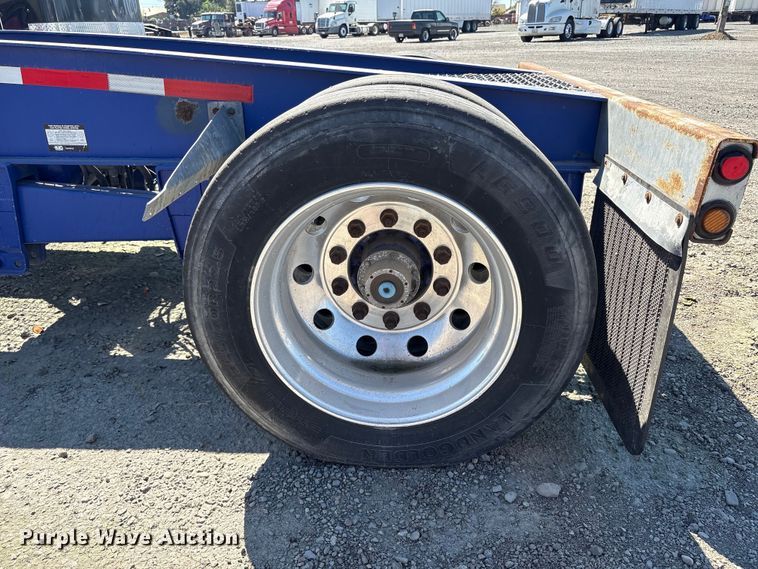 image for item EC8334 2014 Hyundai Translead container trailer