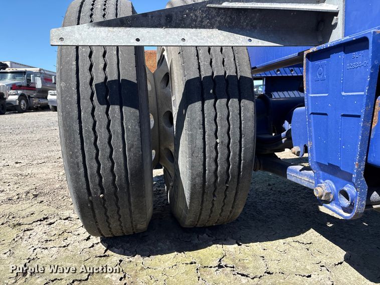 image for item EC8334 2014 Hyundai Translead container trailer