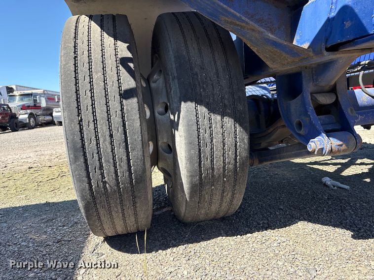 image for item EC8334 2014 Hyundai Translead container trailer