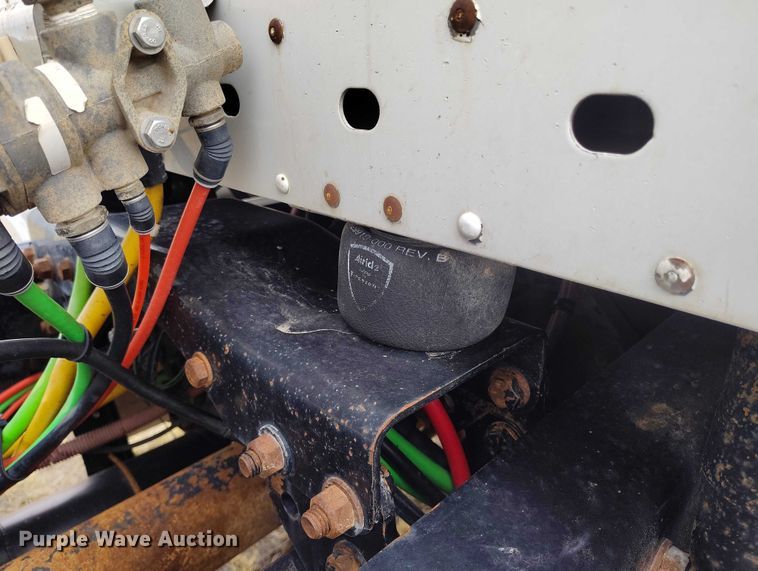 image for item EC8982 2007 Freightliner Columbia semi truck