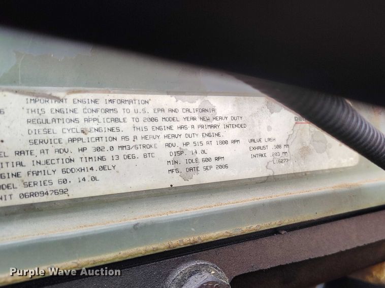 image for item EC8982 2007 Freightliner Columbia semi truck