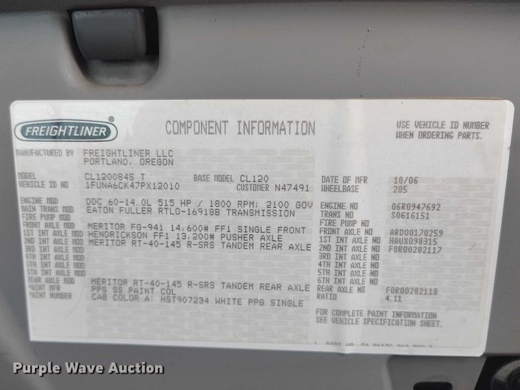 image for item EC8982 2007 Freightliner Columbia semi truck