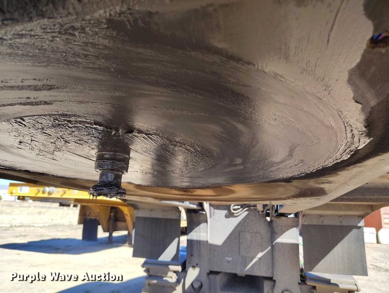 image for item EC8985 2014 Load King 503/604 DDMB lowboy equipment trailer