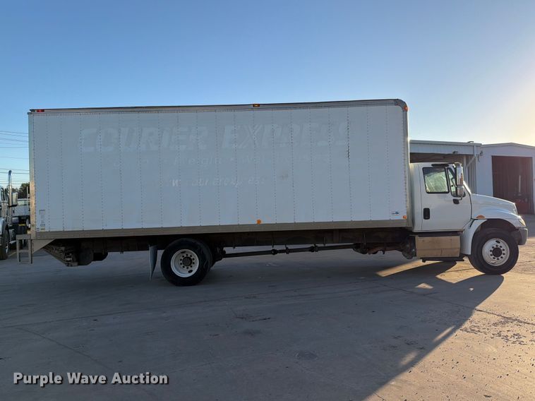image for item ED5145 2017 International DuraStar 4300 box truck