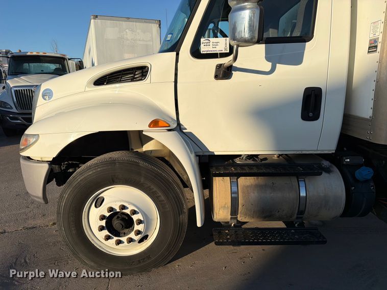 image for item ED5145 2017 International DuraStar 4300 box truck
