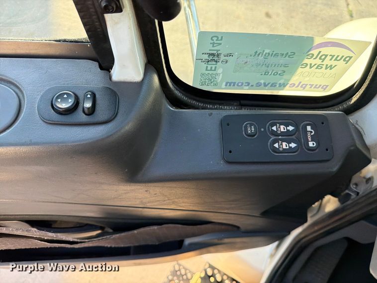 image for item ED5145 2017 International DuraStar 4300 box truck