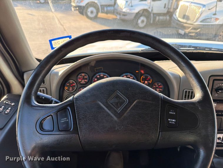 image for item ED5145 2017 International DuraStar 4300 box truck