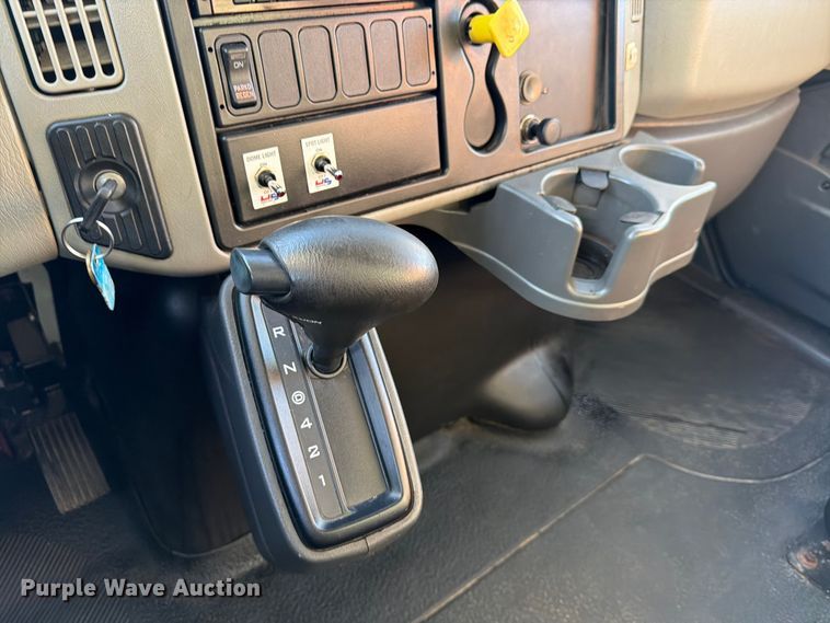 image for item ED5145 2017 International DuraStar 4300 box truck