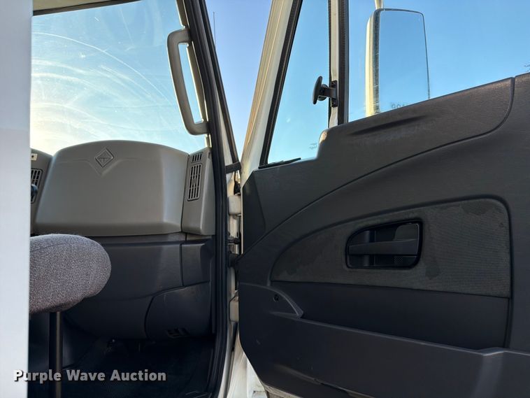 image for item ED5145 2017 International DuraStar 4300 box truck