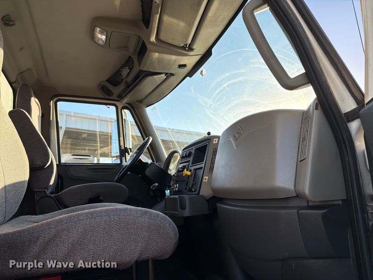 image for item ED5145 2017 International DuraStar 4300 box truck