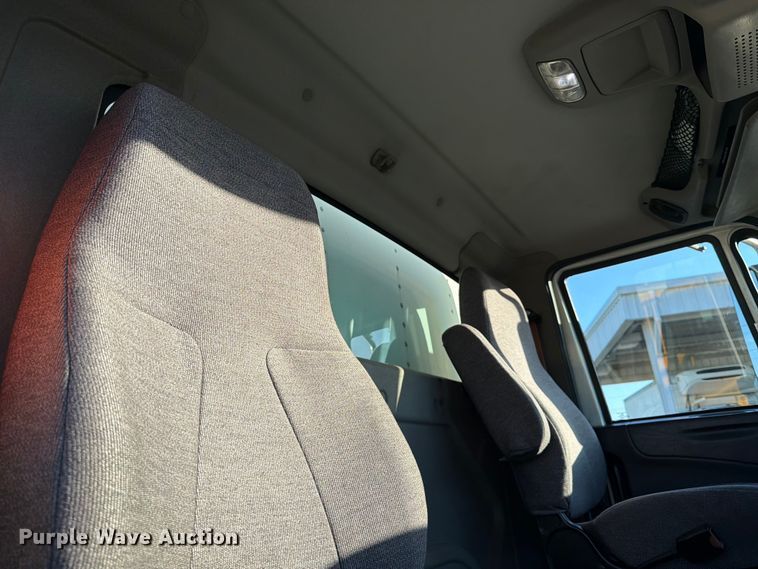 image for item ED5145 2017 International DuraStar 4300 box truck